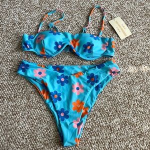NWT Floral 70s underwire bikini